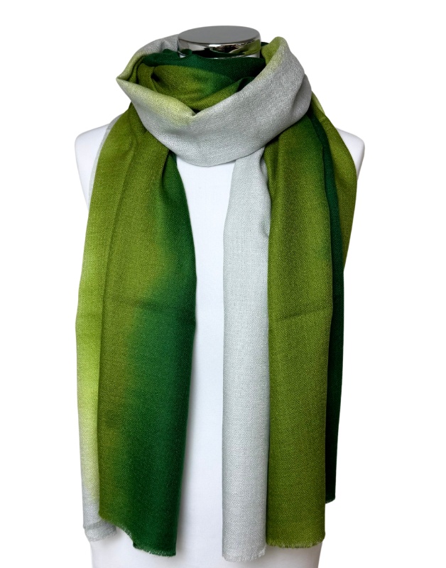 Toller Merino-Schal in grau grün 2