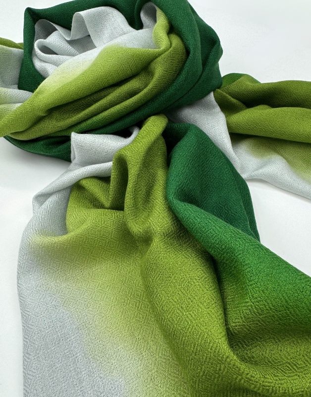 Toller Merino-Schal in grau grün 4